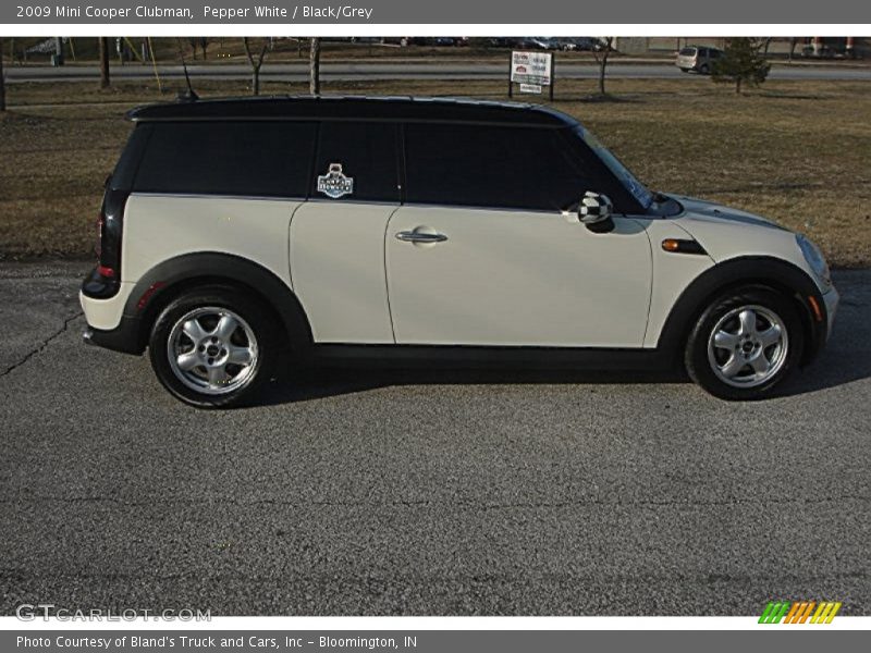 Pepper White / Black/Grey 2009 Mini Cooper Clubman