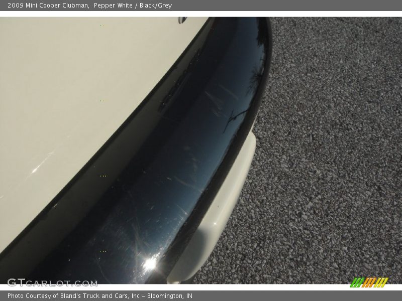 Pepper White / Black/Grey 2009 Mini Cooper Clubman