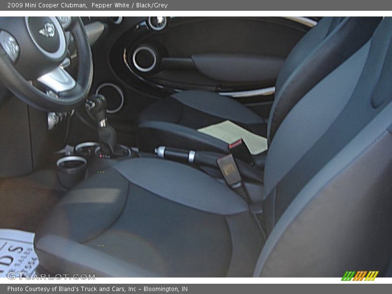 Pepper White / Black/Grey 2009 Mini Cooper Clubman