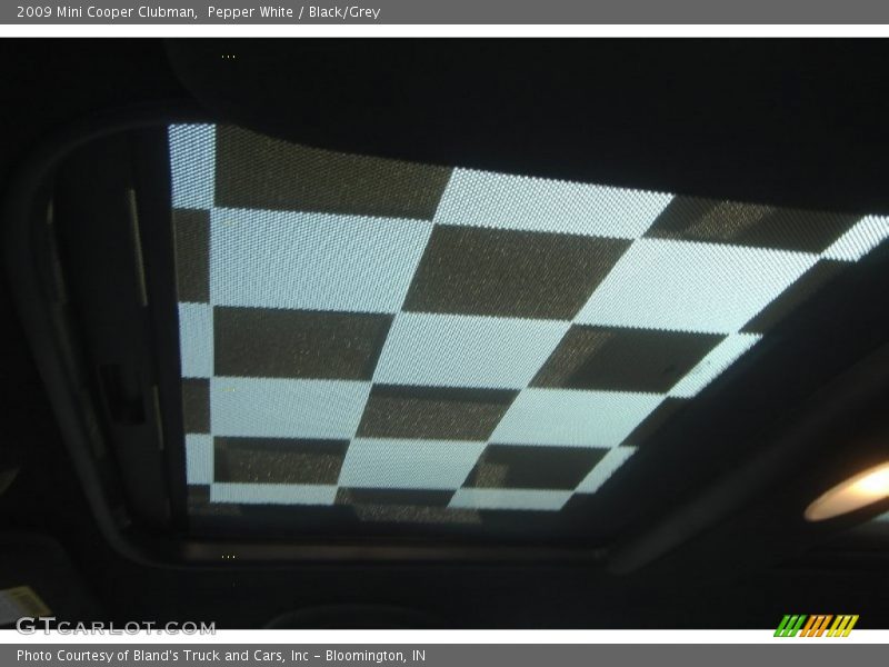 Sunroof of 2009 Cooper Clubman