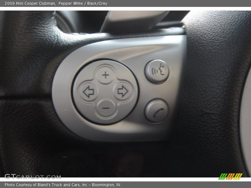 Pepper White / Black/Grey 2009 Mini Cooper Clubman