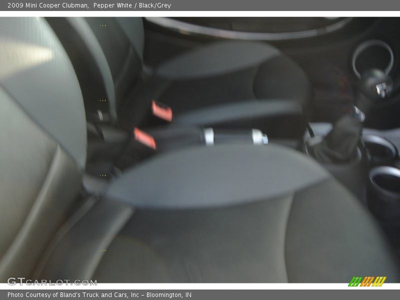 Pepper White / Black/Grey 2009 Mini Cooper Clubman