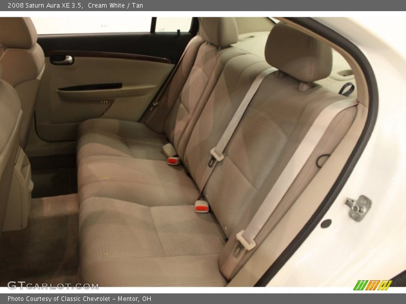Cream White / Tan 2008 Saturn Aura XE 3.5