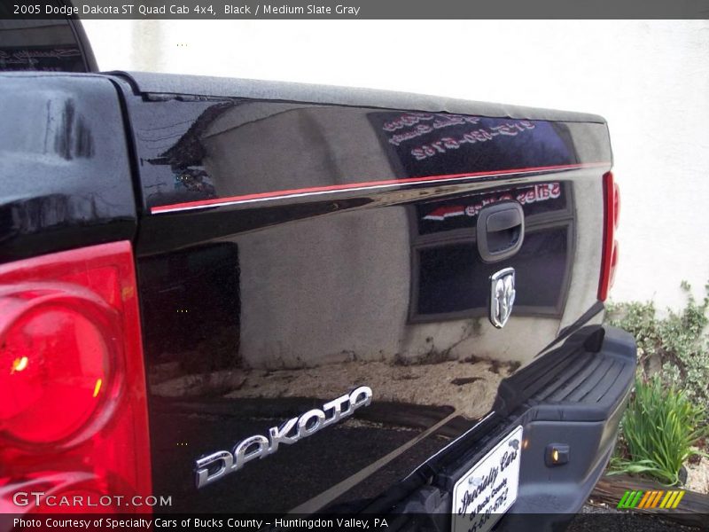 Black / Medium Slate Gray 2005 Dodge Dakota ST Quad Cab 4x4