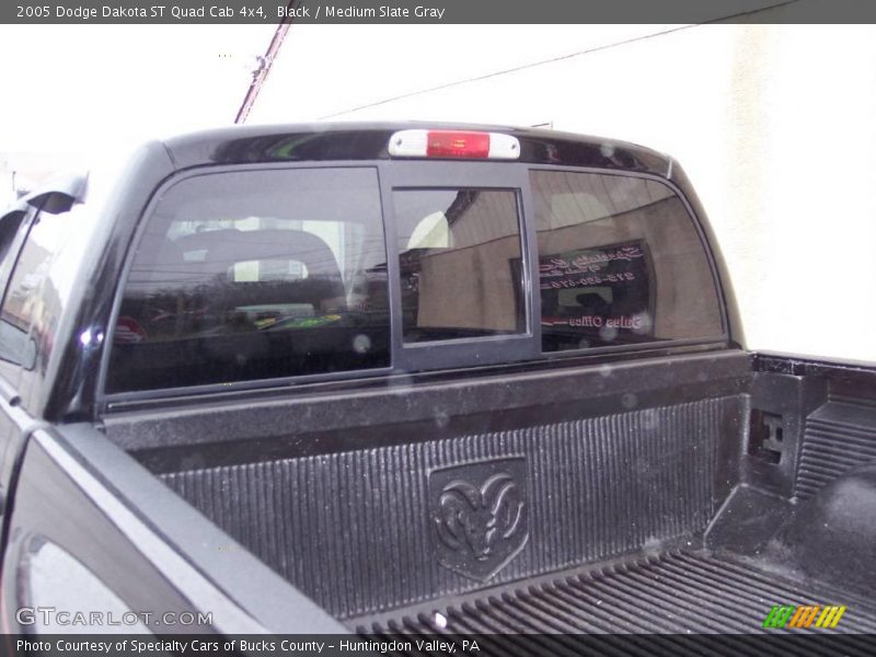 Black / Medium Slate Gray 2005 Dodge Dakota ST Quad Cab 4x4