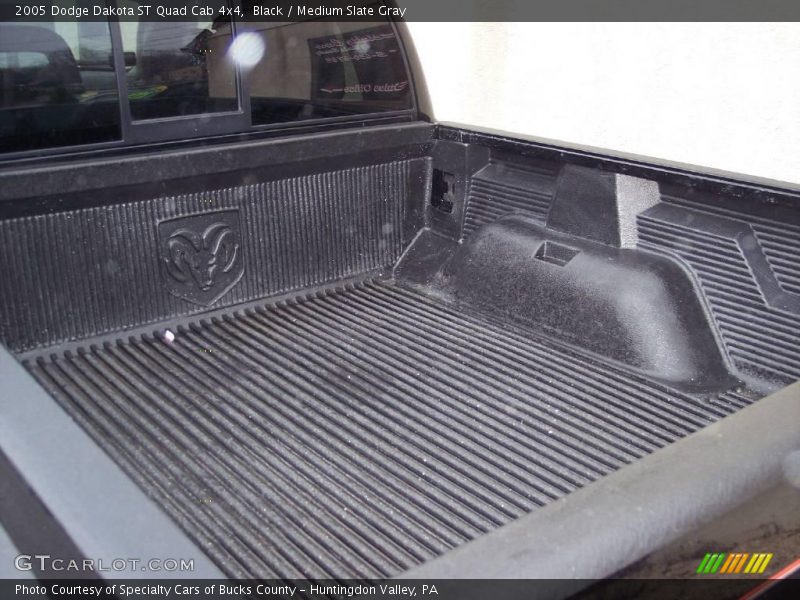 Black / Medium Slate Gray 2005 Dodge Dakota ST Quad Cab 4x4