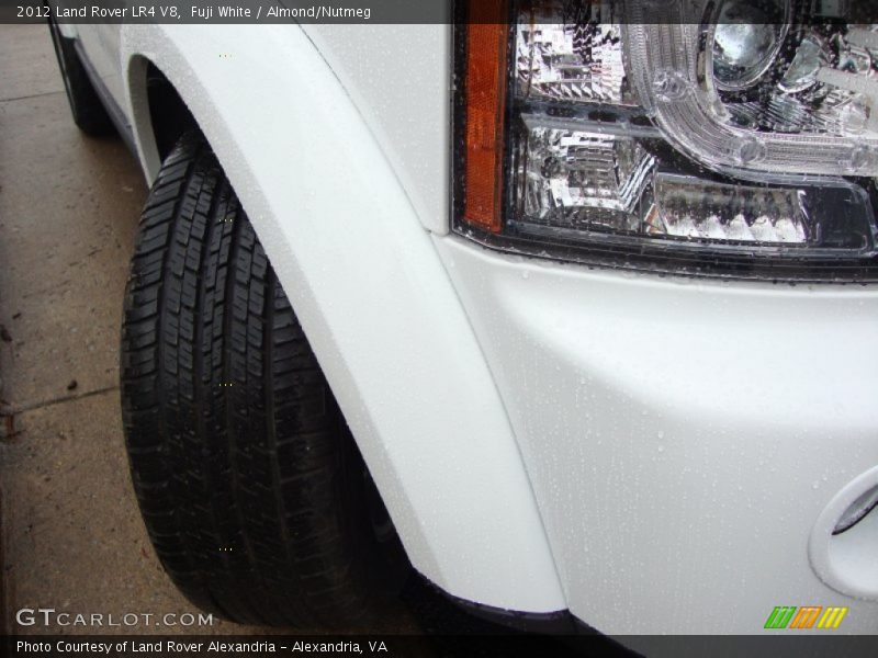 Fuji White / Almond/Nutmeg 2012 Land Rover LR4 V8