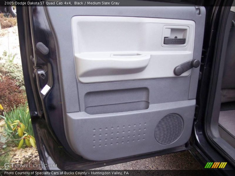 Black / Medium Slate Gray 2005 Dodge Dakota ST Quad Cab 4x4