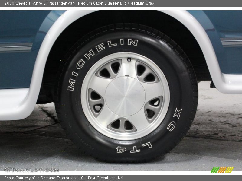  2000 Astro LT Passenger Van Wheel