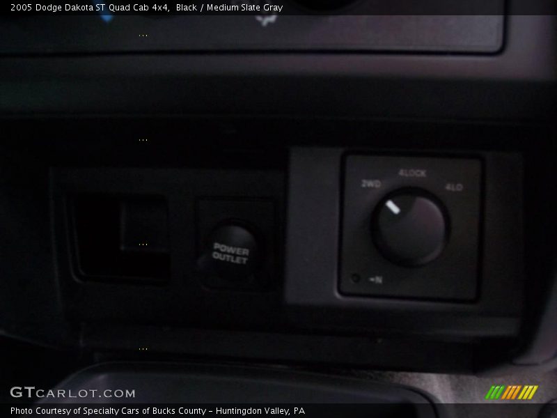 Black / Medium Slate Gray 2005 Dodge Dakota ST Quad Cab 4x4