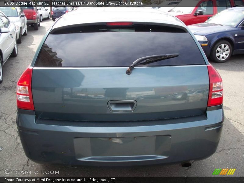 Magnesium Pearl / Dark Slate Gray/Light Graystone 2005 Dodge Magnum SE