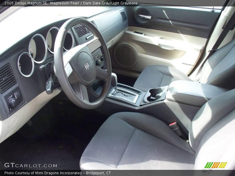 Magnesium Pearl / Dark Slate Gray/Light Graystone 2005 Dodge Magnum SE