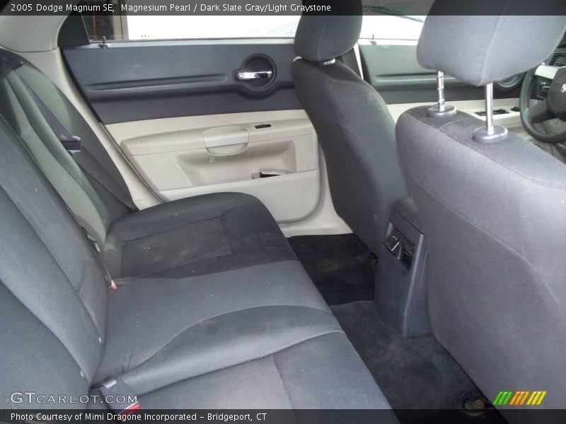 Magnesium Pearl / Dark Slate Gray/Light Graystone 2005 Dodge Magnum SE