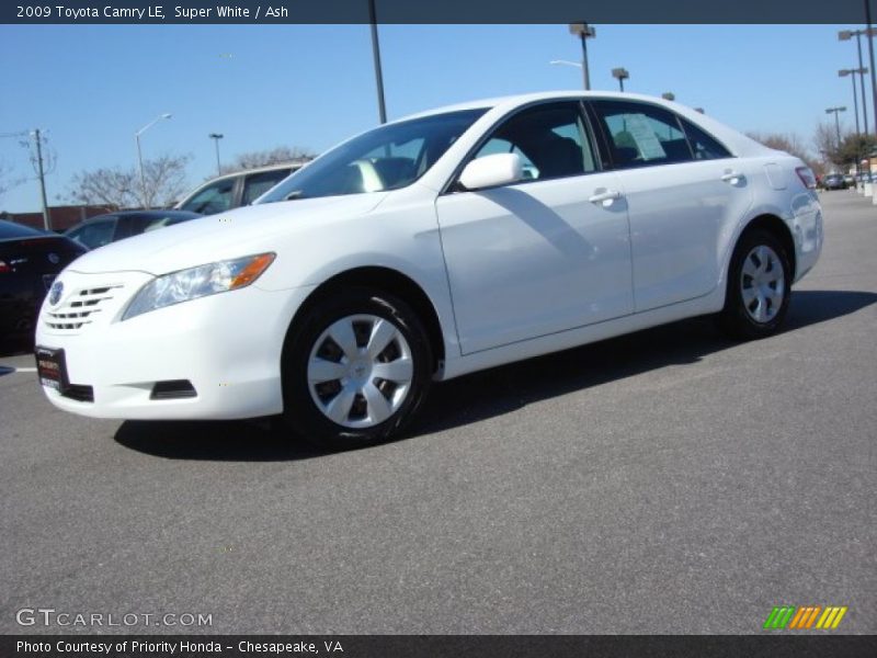 Super White / Ash 2009 Toyota Camry LE