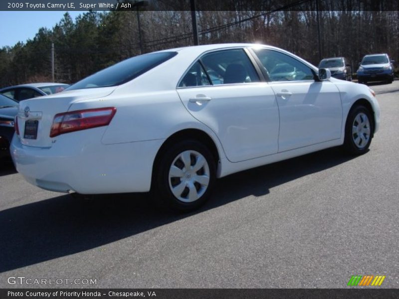 Super White / Ash 2009 Toyota Camry LE