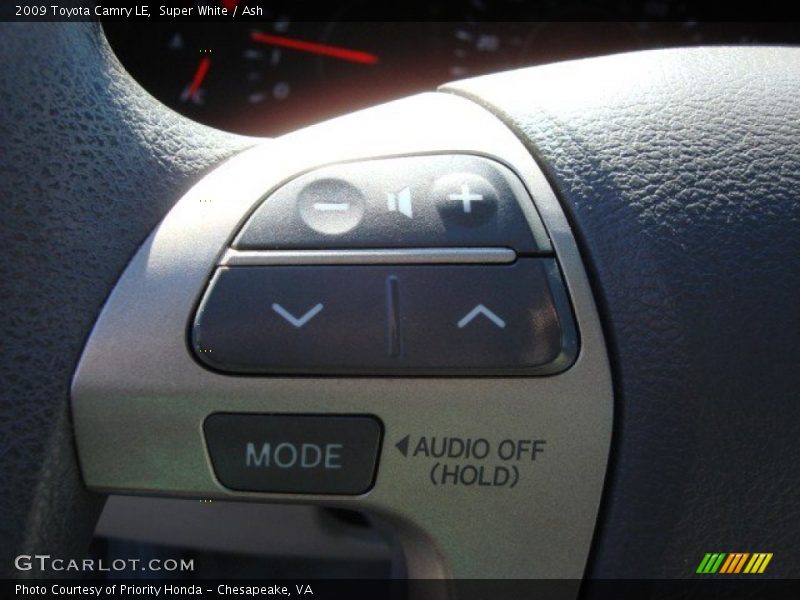 Super White / Ash 2009 Toyota Camry LE