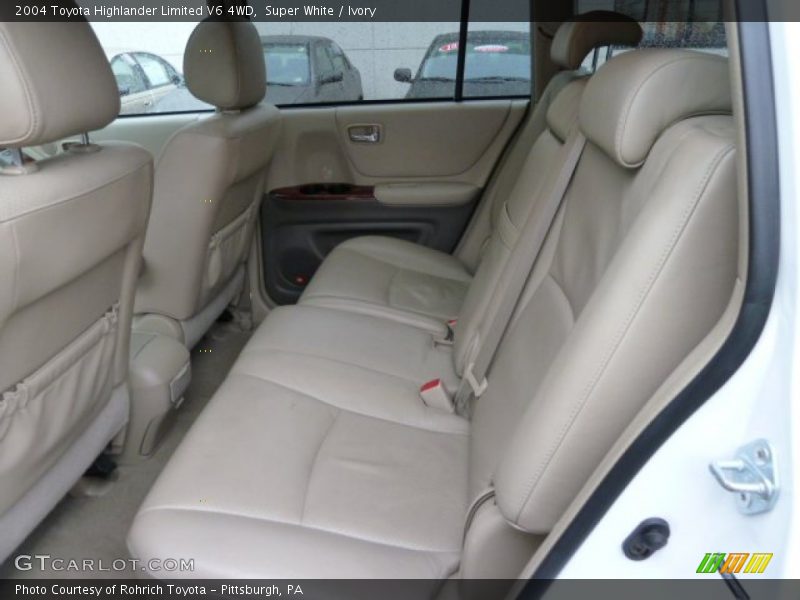 Super White / Ivory 2004 Toyota Highlander Limited V6 4WD
