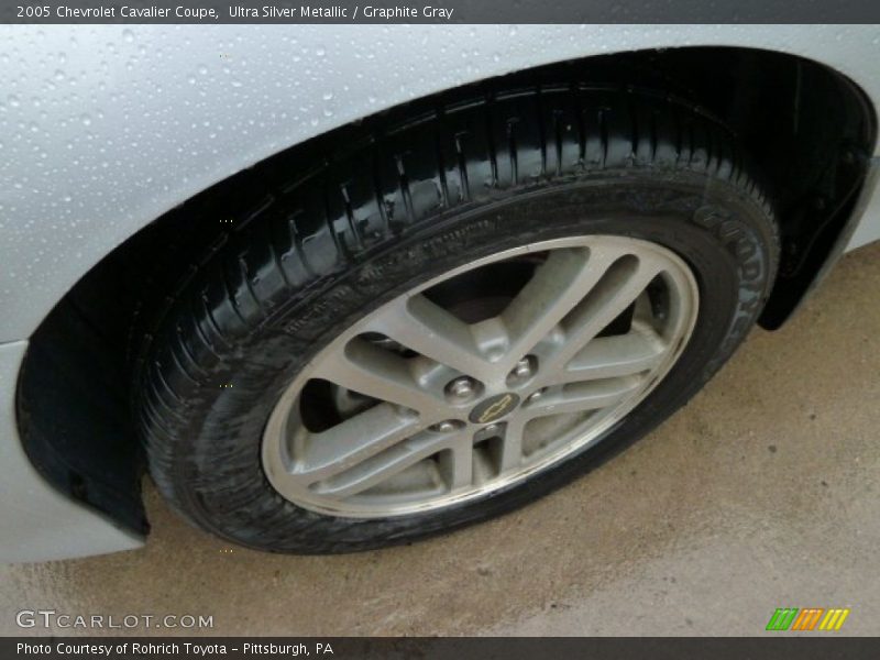 Ultra Silver Metallic / Graphite Gray 2005 Chevrolet Cavalier Coupe