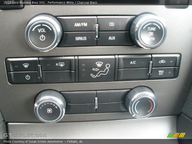 Controls of 2012 Mustang Boss 302