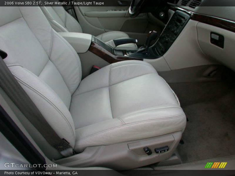 Silver Metallic / Taupe/Light Taupe 2006 Volvo S80 2.5T