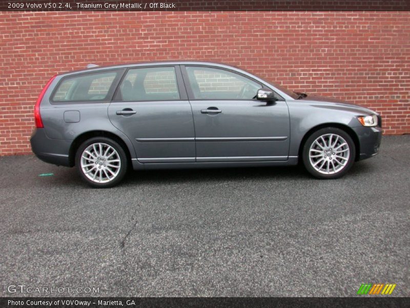 Titanium Grey Metallic / Off Black 2009 Volvo V50 2.4i
