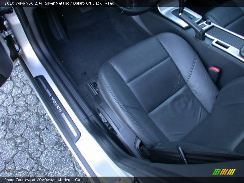 Silver Metallic / Dalaro Off Black T-Tec 2010 Volvo V50 2.4i