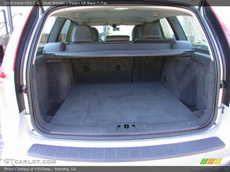  2010 V50 2.4i Trunk
