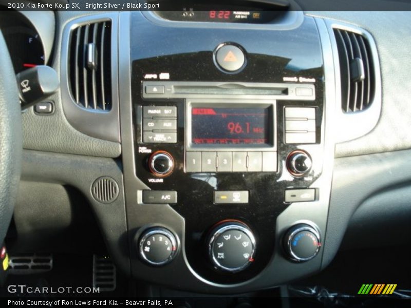 Bright Silver / Black Sport 2010 Kia Forte Koup SX