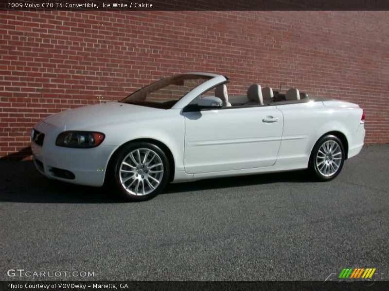 Ice White / Calcite 2009 Volvo C70 T5 Convertible