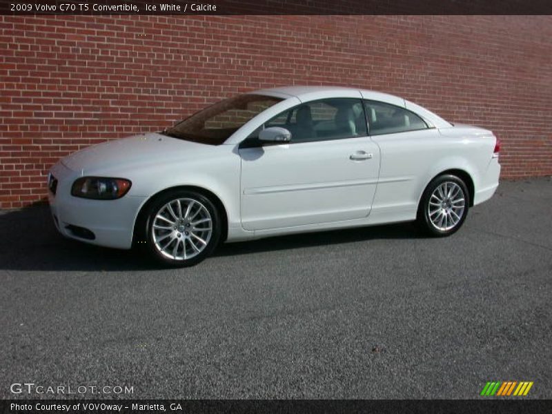 Ice White / Calcite 2009 Volvo C70 T5 Convertible