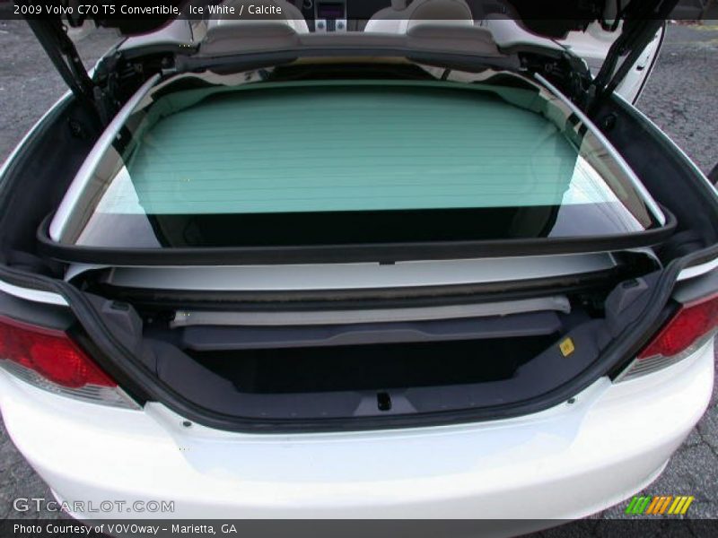 Ice White / Calcite 2009 Volvo C70 T5 Convertible