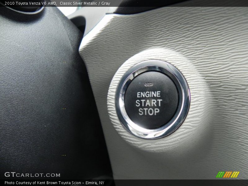 Classic Silver Metallic / Gray 2010 Toyota Venza V6 AWD