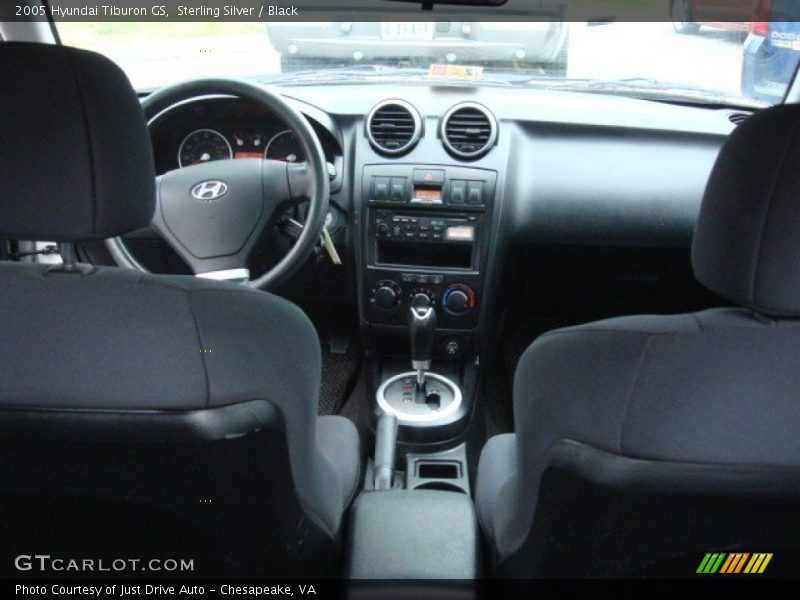 Sterling Silver / Black 2005 Hyundai Tiburon GS