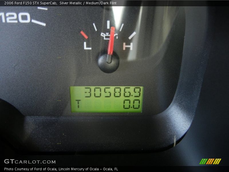 Silver Metallic / Medium/Dark Flint 2006 Ford F150 STX SuperCab