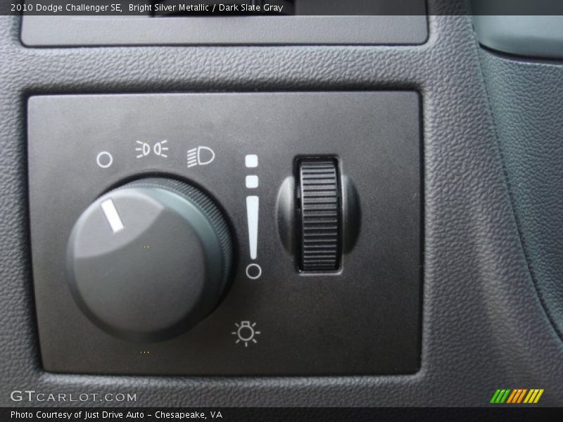 Bright Silver Metallic / Dark Slate Gray 2010 Dodge Challenger SE