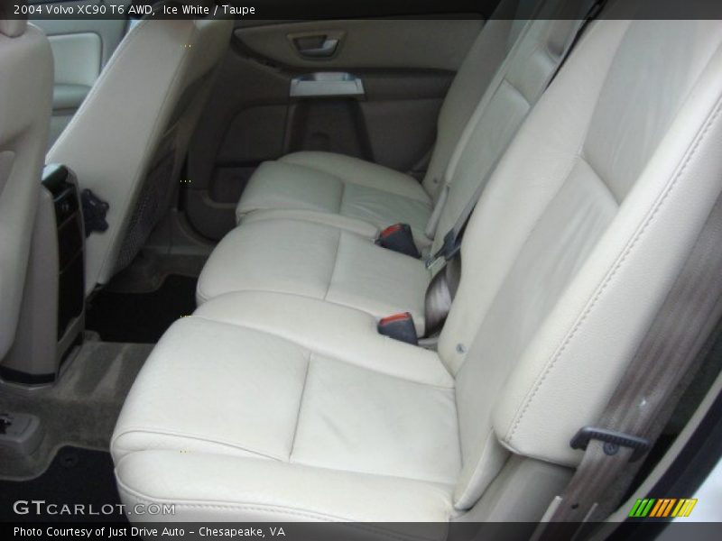 Ice White / Taupe 2004 Volvo XC90 T6 AWD