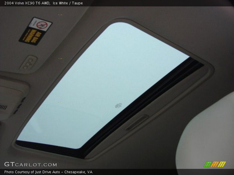 Ice White / Taupe 2004 Volvo XC90 T6 AWD