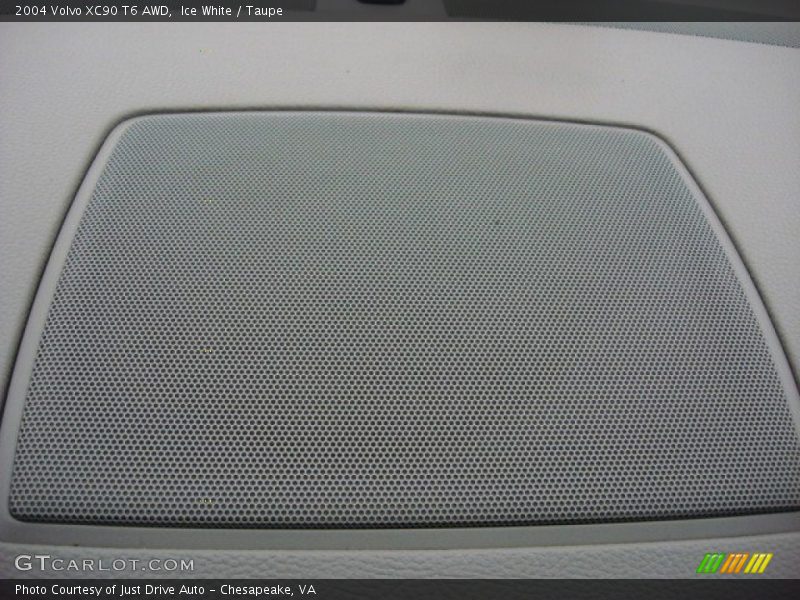 Ice White / Taupe 2004 Volvo XC90 T6 AWD