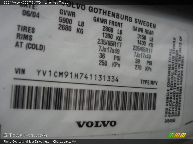 Ice White / Taupe 2004 Volvo XC90 T6 AWD