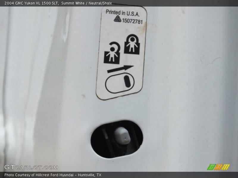 Summit White / Neutral/Shale 2004 GMC Yukon XL 1500 SLT