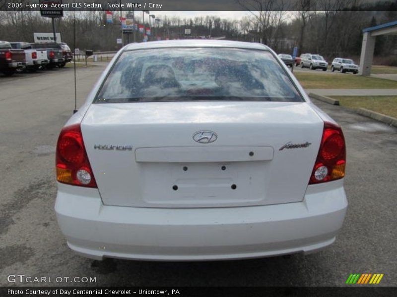 Noble White / Gray 2005 Hyundai Accent GLS Sedan