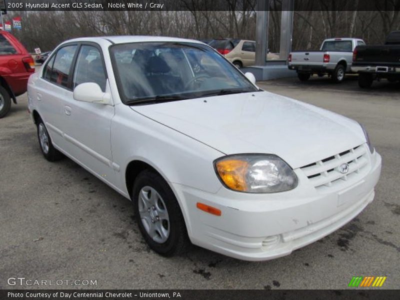 Noble White / Gray 2005 Hyundai Accent GLS Sedan