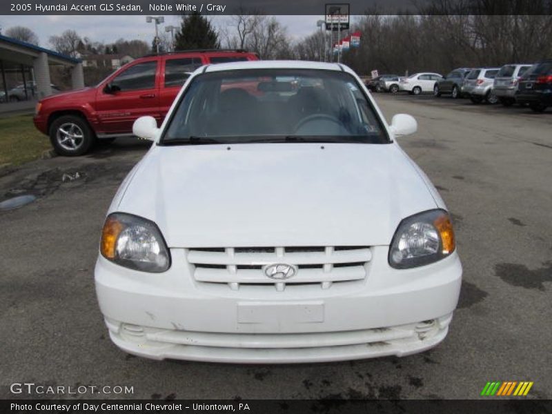 Noble White / Gray 2005 Hyundai Accent GLS Sedan