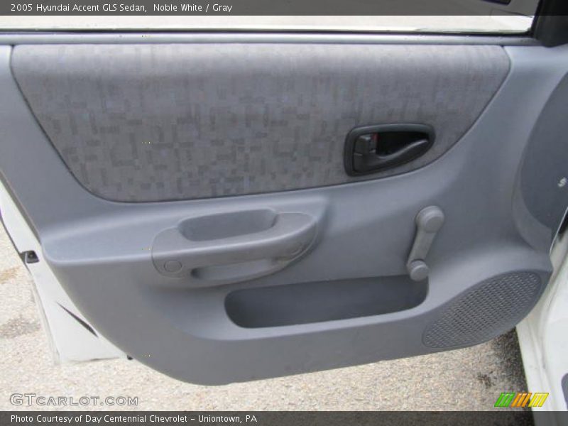 Noble White / Gray 2005 Hyundai Accent GLS Sedan