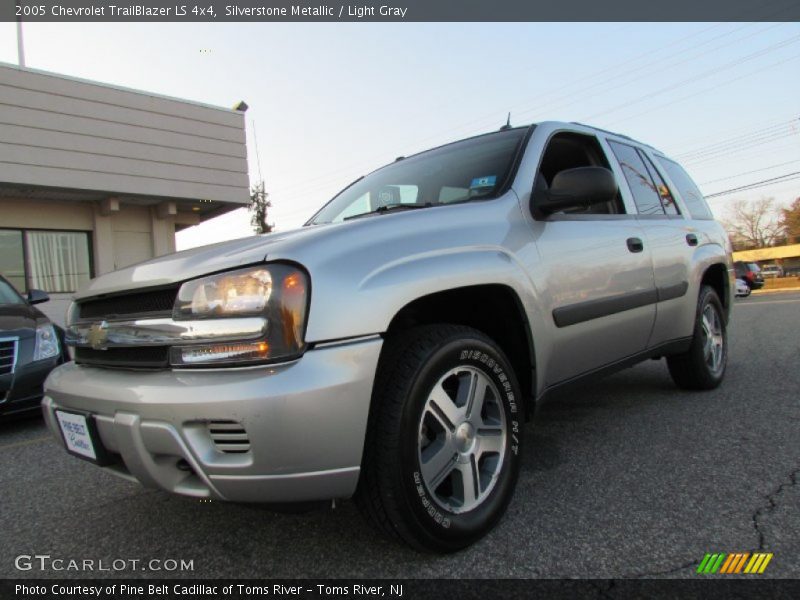 Silverstone Metallic / Light Gray 2005 Chevrolet TrailBlazer LS 4x4