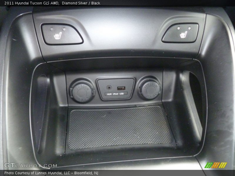 Diamond Silver / Black 2011 Hyundai Tucson GLS AWD