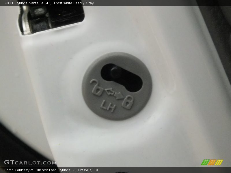 Frost White Pearl / Gray 2011 Hyundai Santa Fe GLS