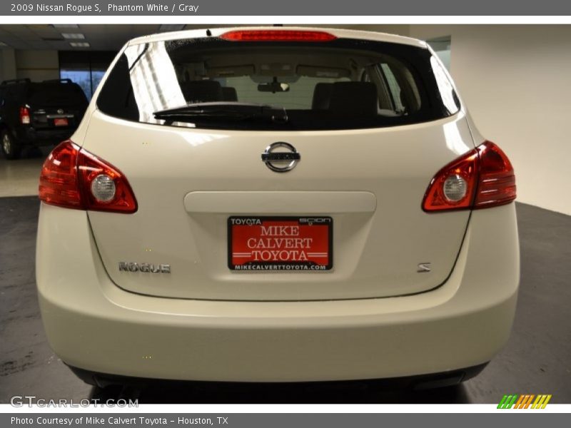 Phantom White / Gray 2009 Nissan Rogue S