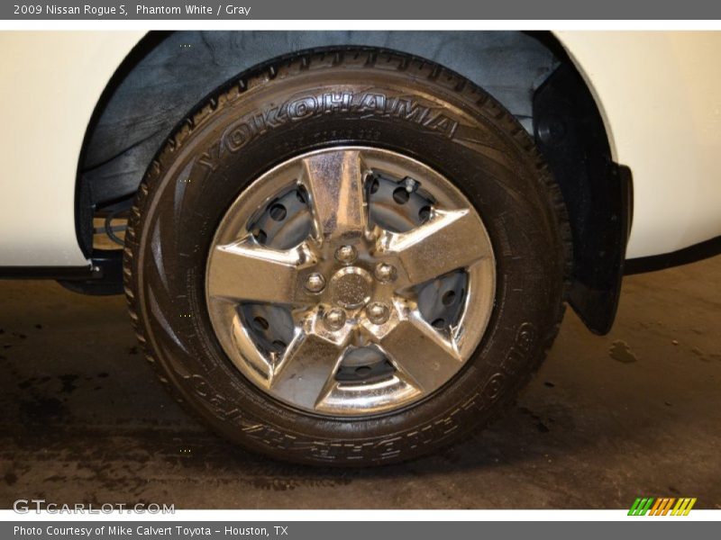 Phantom White / Gray 2009 Nissan Rogue S
