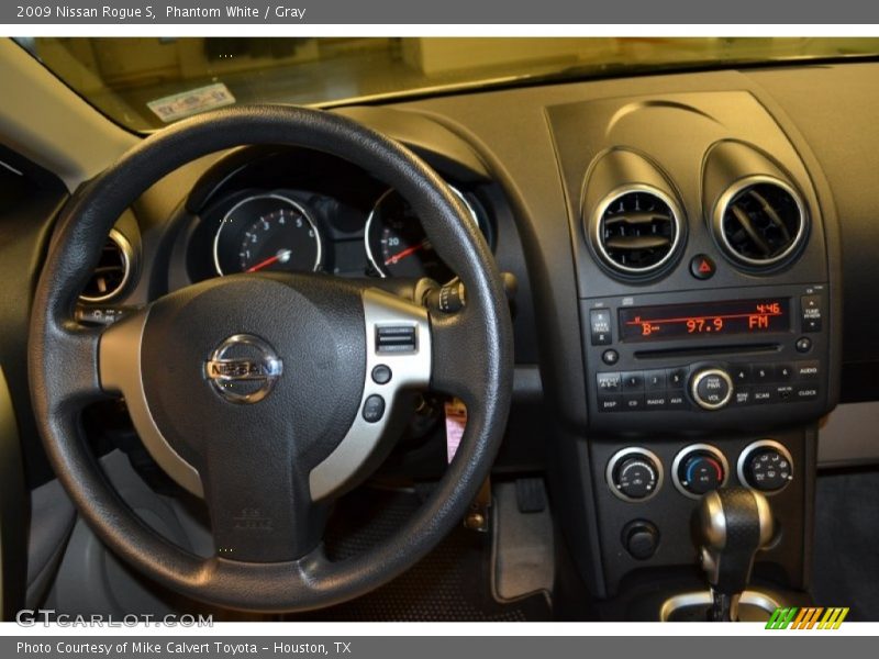Phantom White / Gray 2009 Nissan Rogue S